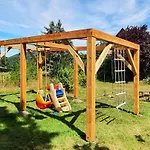 Tanecek - Maly U Rodinneho Domu Apartman