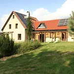 Apartman Tanecek - Maly U Rodinneho Domu