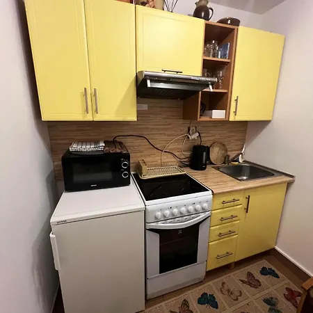 Taneček - Malý U Rodinného Domu Apartmán